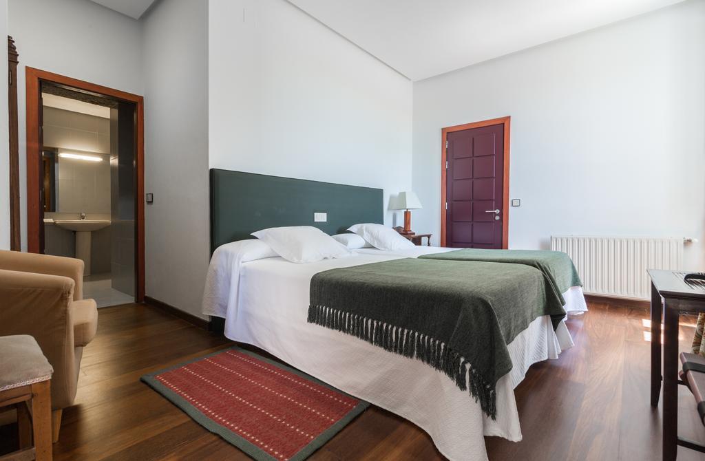 Pazo De Sedor Guest House Arzua Luaran gambar