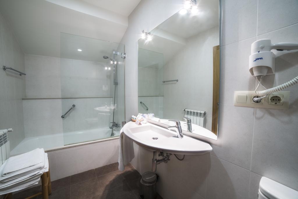 Pazo De Sedor Guest House Arzua Luaran gambar